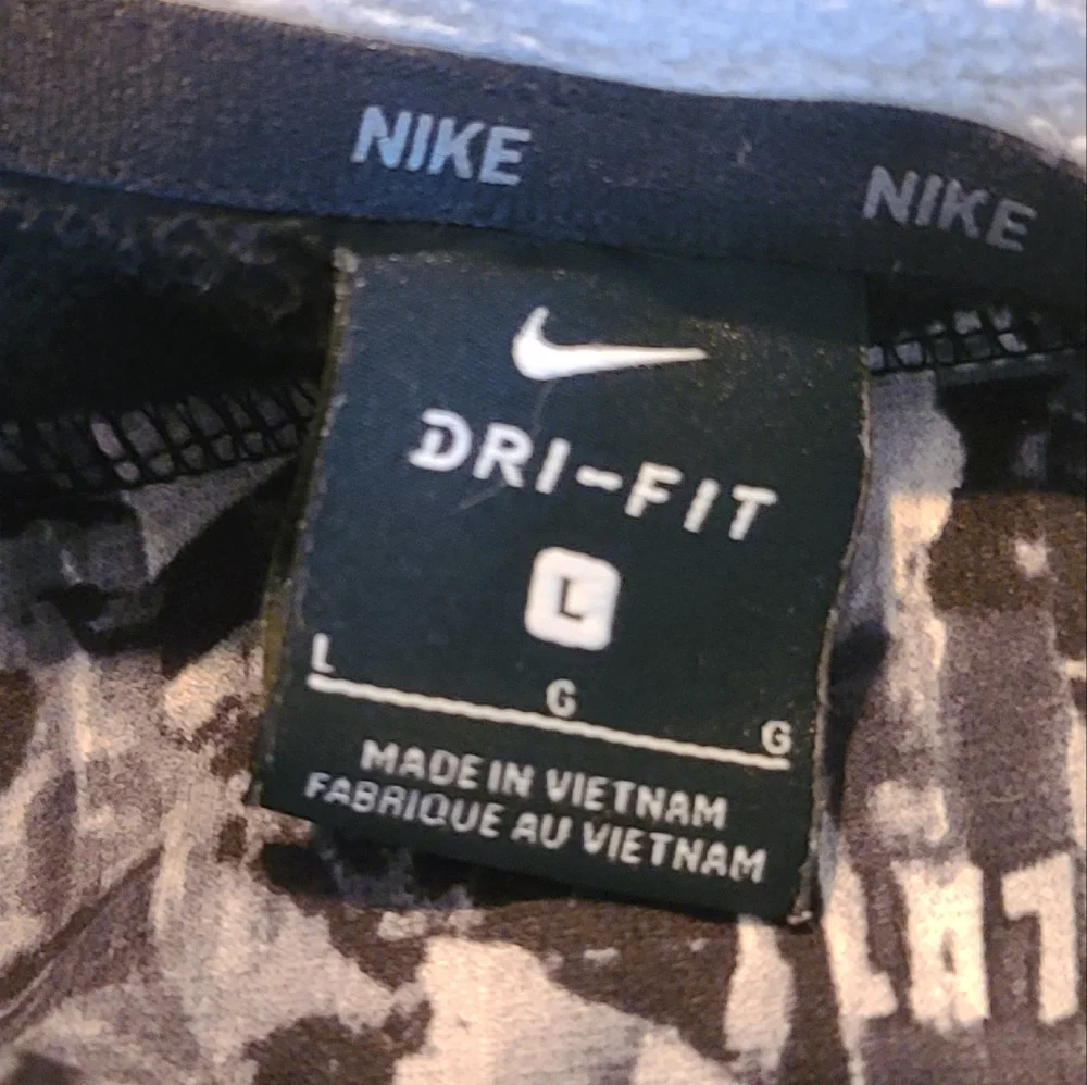 PRE-OWNED Nike Sweatshirt Men's Size Large - Picture 2 of 3